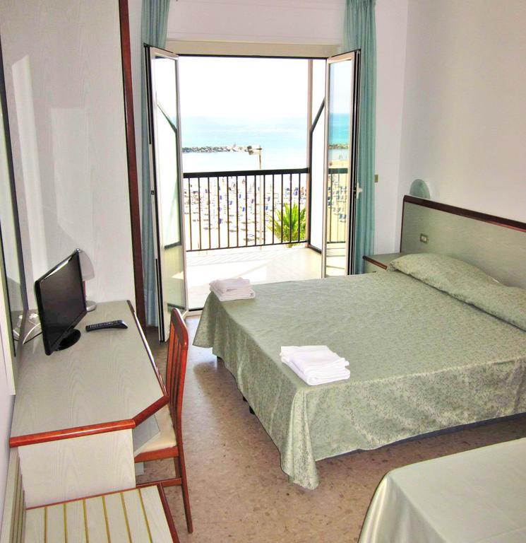 Tourist Residence San Benedetto del Tronto Room photo
